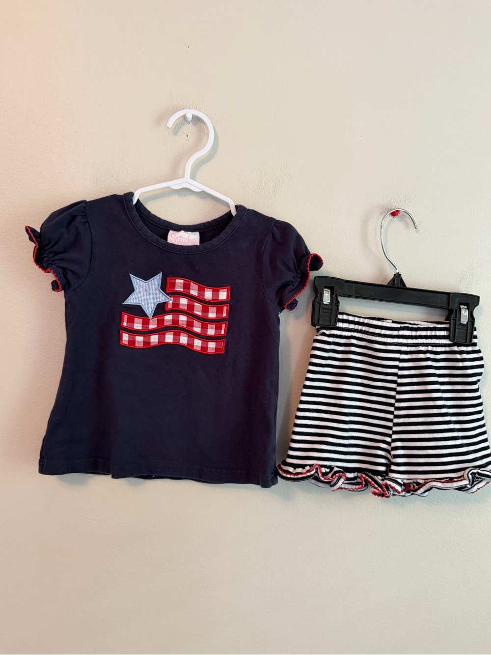 Stitchy Fish Navy Flag Outfit